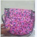 现有一款包外发加工  如图