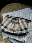 如图两款包外发加工