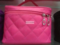 现有几款包包外发 如图