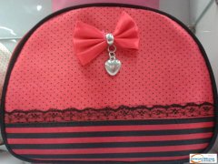 本厂有几款箱包外发 如图