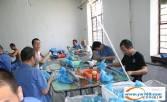 承接手工饰品加工，串珠，挂钩，f字画包边，手工项链、手链，发