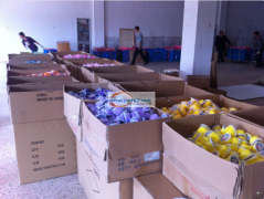 专业纯手工包装团队，常年稳定100余人、