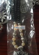 手工穿珠子外发加工 如图所示