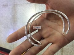 寻找做这种铁丝手镯的厂家