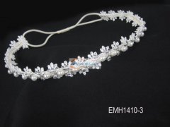 承接饰品加工：串珠，挂圈，胶枪，编织等手工业务