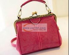 义乌福田市场店面有大量箱包外发 如图