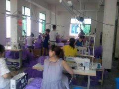 宝成服装厂，专业生产男女衬衫，时装女装来样加工