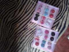 义乌后宅承接饰品挂圈，穿珠子，穿卡，包装