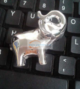 如图饰品 找可以打版的加工厂