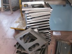 本厂承接焊接加工折弯机加工剪板机冲压加工
