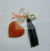 环保钥匙扣挂件烫钻加工
