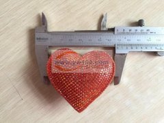 环保钥匙扣挂件烫钻加工