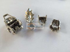 廿三里有手镯穿钢丝线外发 如图