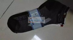 包袜子。找包装房三双一卡十二双一中包