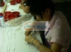 长期承接手工串珠，挂圈，弯针，包装，等一切手工饰品加工活，