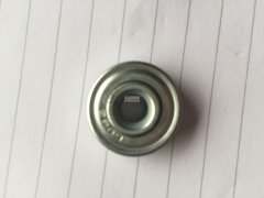 寻找做这种铁夹子与轴承的厂家