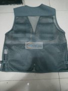 如图，寻100人以上的服装加工厂