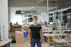 生产：背包，冰包，手提包，笔袋，化妆包。休闲包 缝合类产品