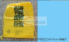 如图16万个袋子穿绳子，打气眼外发