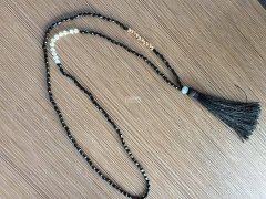 季宅专业饰品成品、半成品加工包装厂。承接外贸原单手链项链耳环