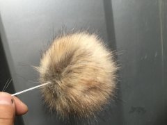 十几万个毛球需要外发缝制