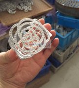 10000个手镯要求吊机修手镯边的工厂 如图