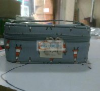 如图，箱包外发