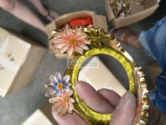 长期有滴油的货外发 如图
