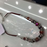 如图，项链手工活外发