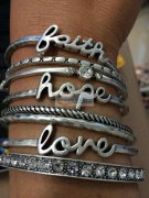 外贸公司寻有这些款式产品的工厂 如图所示