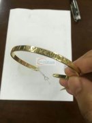 18000个铜手镯要腐蚀字母外发，如图