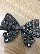 如图，韩国绒上点钻外发