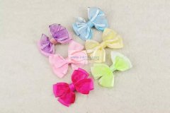 承接各种布艺蝴蝶结加工。本地外地都可以做