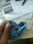 如图 4万个硅胶包，上一条拉链外发