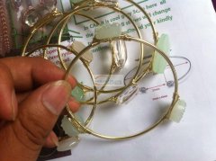 铁手镯用铁丝扎三个珠子手工活，数量2万