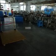 手套淡季平车车间停工，承接平车加工活 和简单包装加工活和绣花