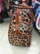 国际商贸城有7000个包外发 详情看图