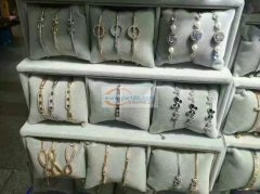 样品如图 寻找合金手镯,手链成品工厂