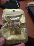 如图4个字母（图1）做成4款耳钉（图2），