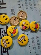 承接各种型号马口铁胸章