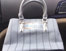 本厂承接服装、箱包等来料加工，擅长各种包包，精品包包等
