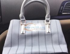 本厂承接精品女包，精品男包及各种箱包 的来料加工