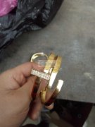 样品如图，寻找这几款手镯钢模工厂