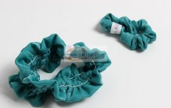 如图，有两千多件睡衣和发扎外发加工