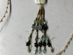 我厂有项链串珠子外发 如图