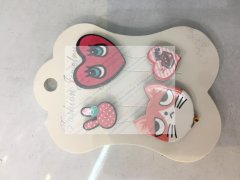 如图，找能点这种胸针的加工厂