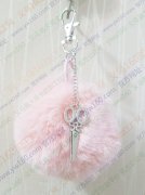 手工缝毛球，钥匙扣加工52000个