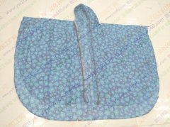 如图，雨衣外发寻监狱加工厂