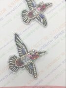 如图，找有做手工缝珠的加工厂