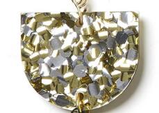 求购图中这款亚克力